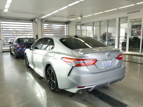 Used 2020 Toyota Camry XSE image 4