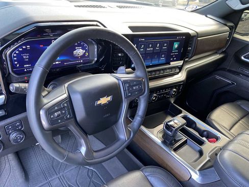 Used 2025 Chevrolet Silverado 1500 High Country w/ High Country Premium Package image 13