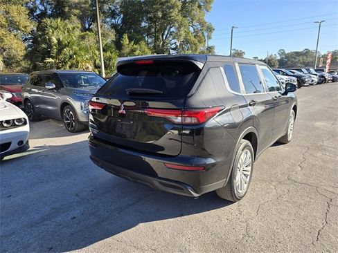 Used 2023 Mitsubishi Outlander ES image 8