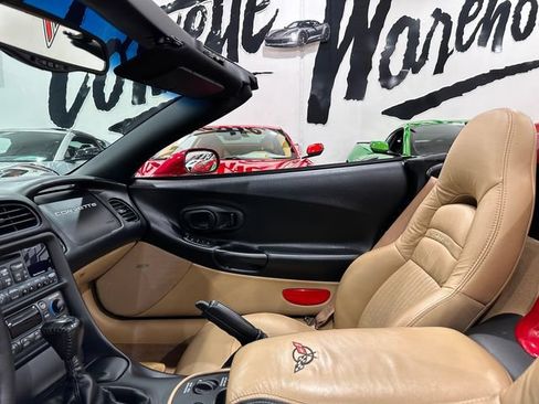 Used 2004 Chevrolet Corvette Convertible w/ Preferred Equipment Group RWD image 15