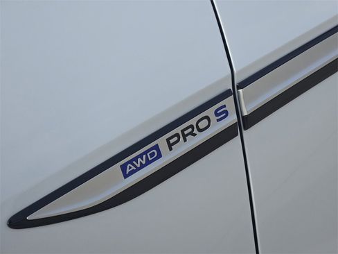 Used 2023 Volkswagen ID.4 Pro S image 12