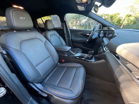 Used 2025 Buick Envista Sport Touring image 34