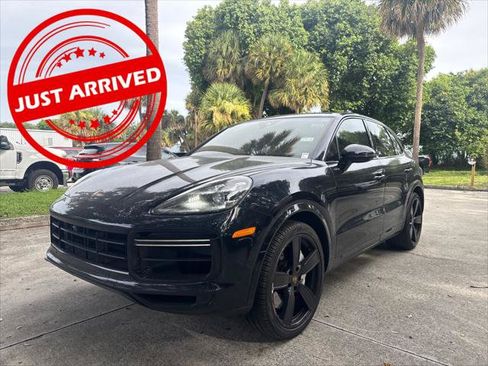 Used 2019 Porsche Cayenne Turbo AWD/4WD image 1