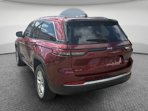 Used 2023 Jeep Grand Cherokee Laredo w/ Luxury Tech Group I AWD/4WD image 6