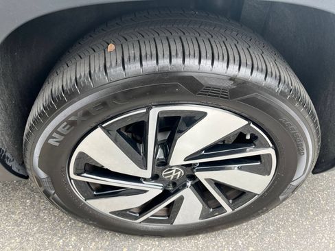 Used 2026 Volkswagen Atlas SE FWD image 32