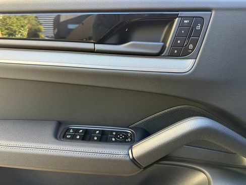 New 2026 Porsche Cayenne E-Hybrid image 12