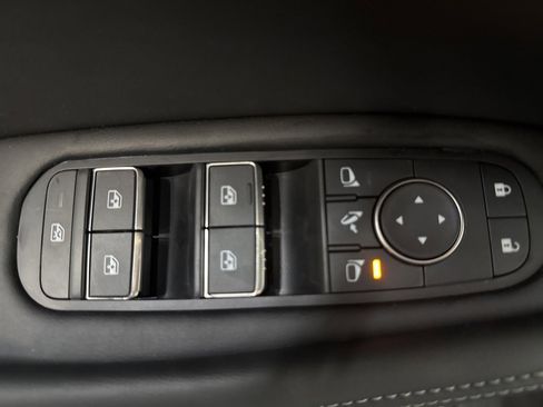 Certified 2025 INFINITI QX60 Luxe image 14