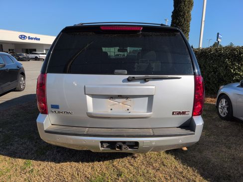 Used 2013 GMC Yukon SLT image 3