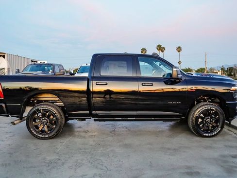 New 2026 RAM 2500 Laramie AWD/4WD image 13