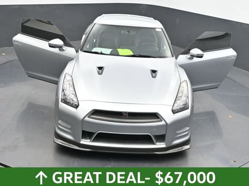 Used 2012 Nissan GT-R Premium image 63