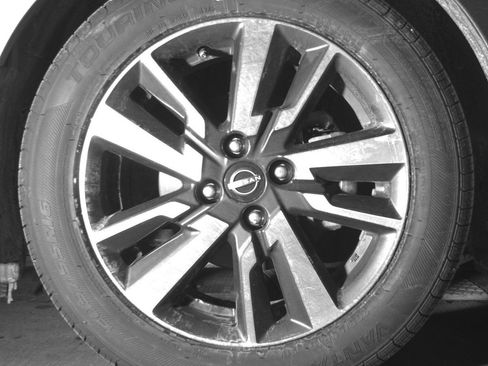 Used 2025 Nissan Versa SV image 13