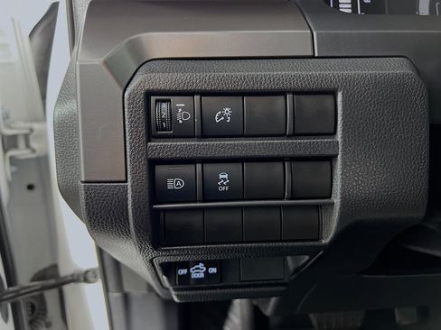 Used 2026 Toyota Tacoma SR5 AWD/4WD image 9