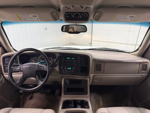Used 2005 GMC Yukon SLT w/ SLT Preferred Equipment Group image 13