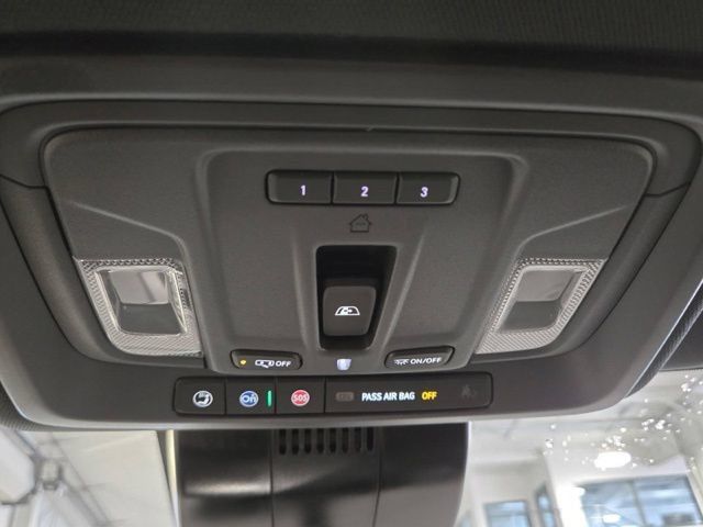 Used 2025 Chevrolet Silverado 3500 High Country w/ Technology Package AWD/4WD image 32