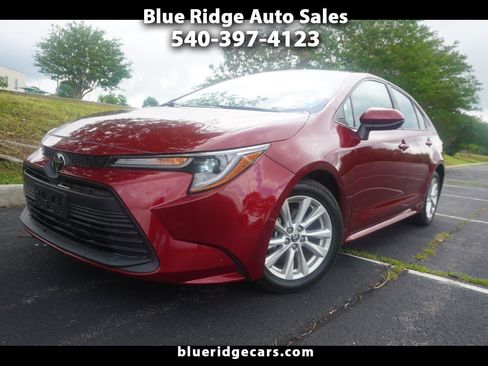 Used 2023 Toyota Corolla LE w/ LE Convenience Package FWD image 1