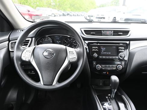 Used 2016 Nissan Rogue SV AWD/4WD image 19