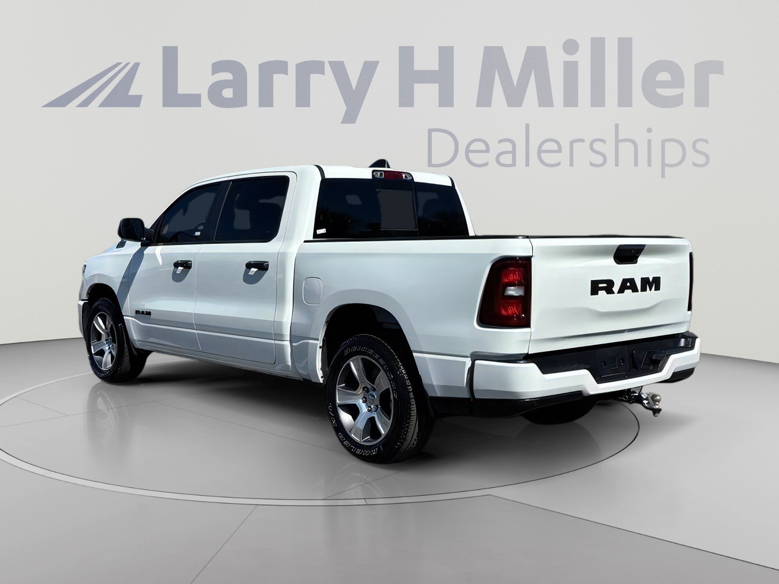 Used 2026 RAM 1500 Express RWD image 4