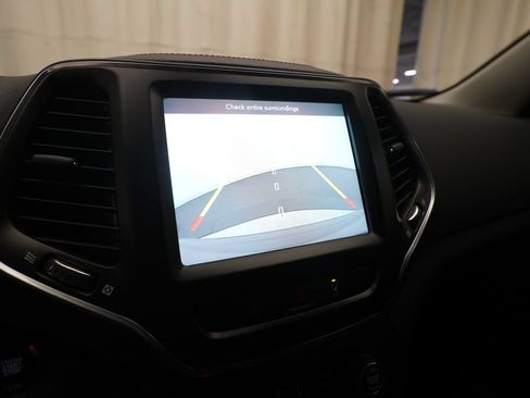 Used 2022 Jeep Cherokee Trailhawk w/ Comfort/Convenience Group AWD/4WD image 20