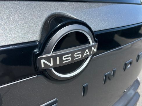 Used 2022 Nissan Pathfinder SV w/ SV Premium Package FWD image 24