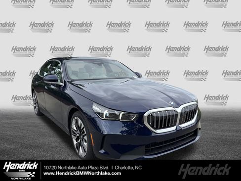 Used 2026 BMW 530i w/ Premium Package image 1