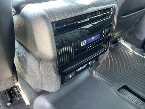 Used 2022 Jeep Wagoneer Series II AWD/4WD image 10