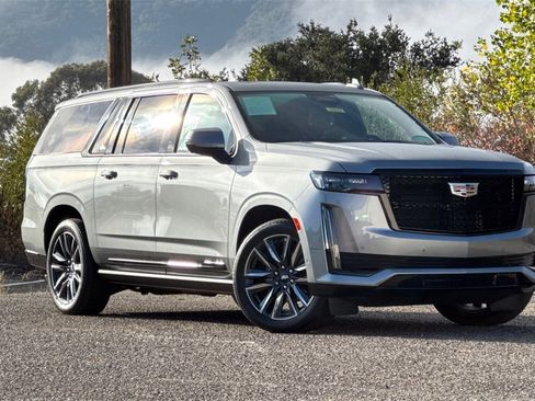 Used 2023 Cadillac Escalade ESV Sport Platinum image 2