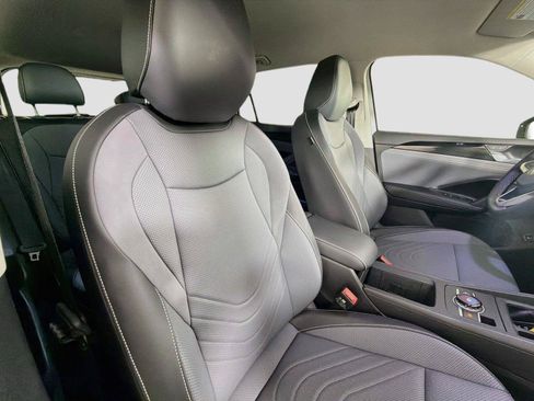 Certified 2026 Volkswagen Tiguan SE FWD image 24