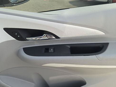 Used 2017 Chevrolet Bolt Premier w/ Driver Confidence II Package FWD image 17
