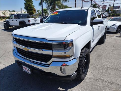 Used 2018 Chevrolet Silverado 1500 LT w/ Texas Edition AWD/4WD image 17