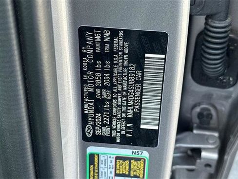 Certified 2025 Hyundai Elantra Sport image 28