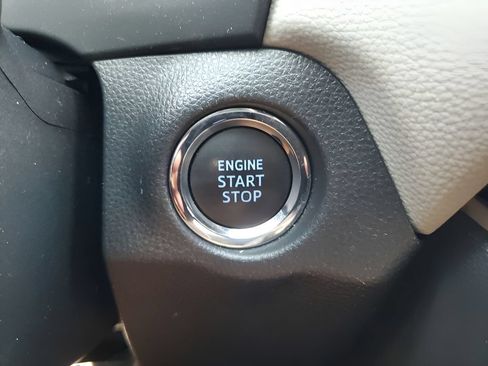 Used 2019 Toyota RAV4 XLE w/ Convenience Package AWD/4WD image 23