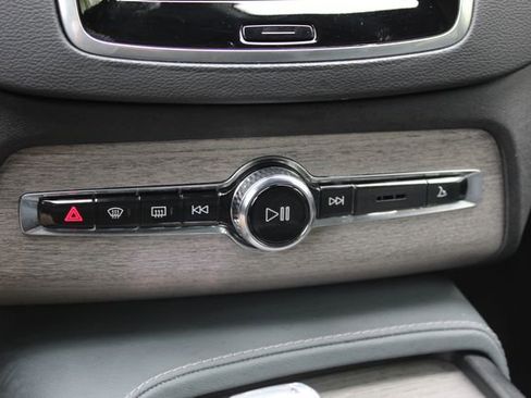 Certified 2023 Volvo XC90 T8 Ultimate AWD/4WD image 27