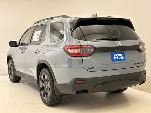New 2026 Honda Pilot Black Edition image 7