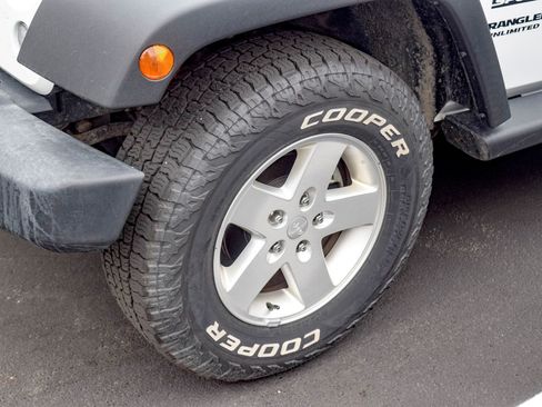 Used 2014 Jeep Wrangler Unlimited Sport w/ Quick Order Package 24S AWD/4WD image 11