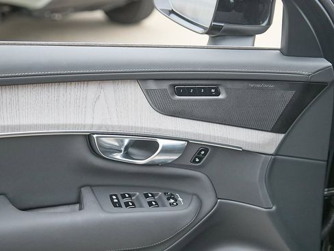 New 2025 Volvo XC90 B6 Ultra w/ Protection Package image 11