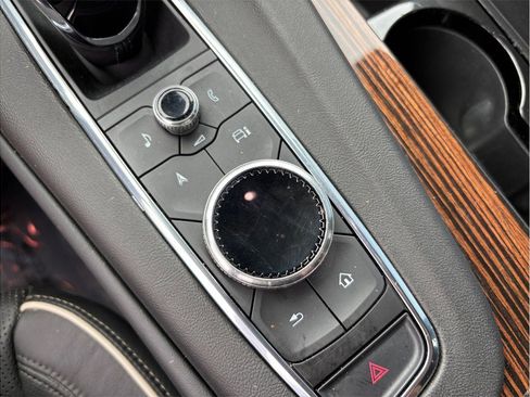 Used 2023 Cadillac Escalade ESV Premium Luxury RWD image 39