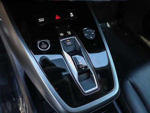 Used 2024 Audi Q4 e-tron Premium Plus image 26