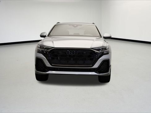 Used 2025 Audi Q8 Premium Plus image 8