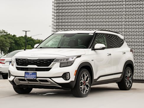 Used 2022 Kia Seltos SX w/ Sunroof Package AWD/4WD image 7