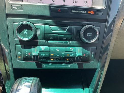 Used 2017 Ford Explorer XLT w/ Equipment Group 202A FWD image 16