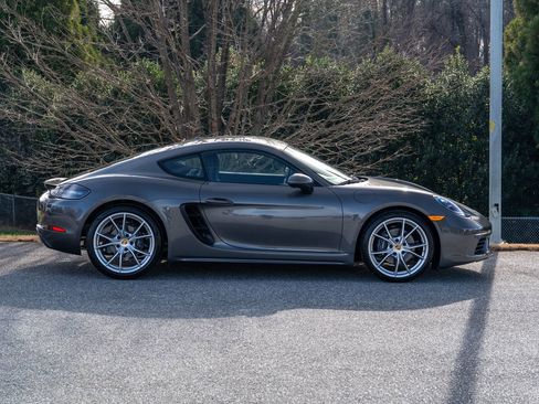 Certified 2024 Porsche 718 Cayman Base w/ Premium Package image 8