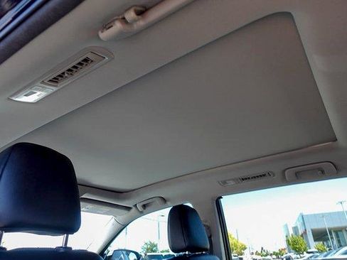 Used 2016 Toyota Highlander Limited Platinum FWD image 32