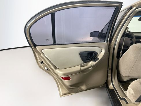 Used 2004 Chevrolet Malibu Classic FWD image 23