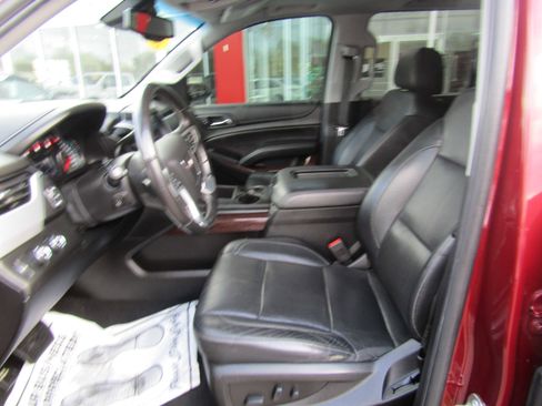 Used 2018 GMC Yukon XL SLT w/ Premium Edition image 9