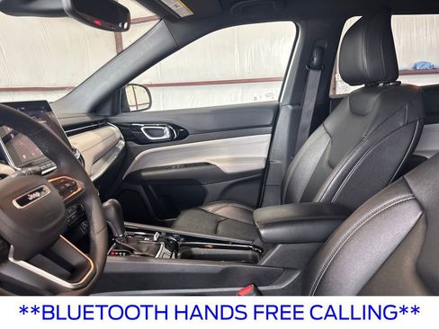 Used 2025 Jeep Compass Limited image 16