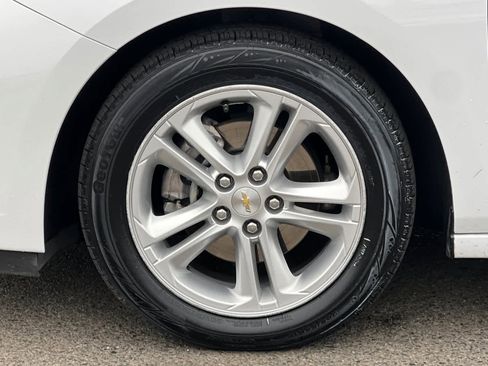Used 2017 Chevrolet Cruze LT w/ Leather Package image 27