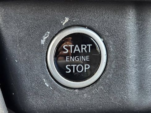Used 2023 Nissan Rogue SV FWD image 14