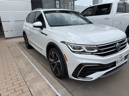 Used 2024 Volkswagen Tiguan SEL R-Line AWD/4WD image 2