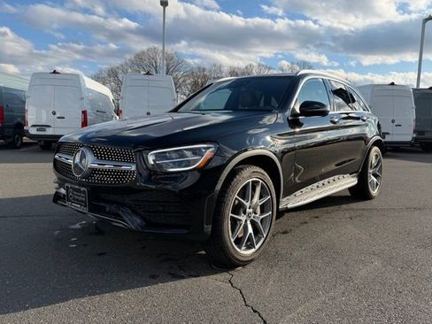 Used 2020 Mercedes-Benz GLC 300 4MATIC image 3