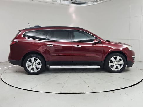 Used 2017 Chevrolet Traverse Premier w/ LPO, 'HIT The Road' Package AWD/4WD image 7